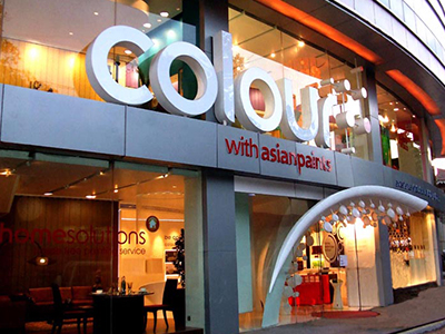 Retail Outlet Facade